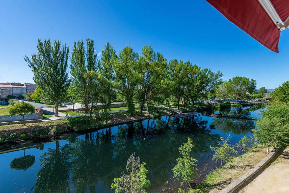 Apartamento Lemavos Monforte De Lemos Luaran gambar